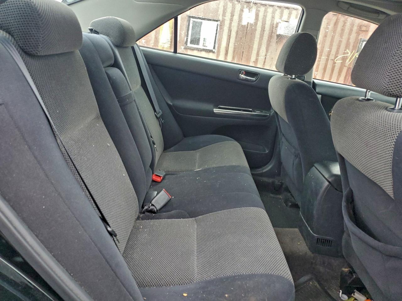 2004 TOYOTA CAMRY LE photo 10