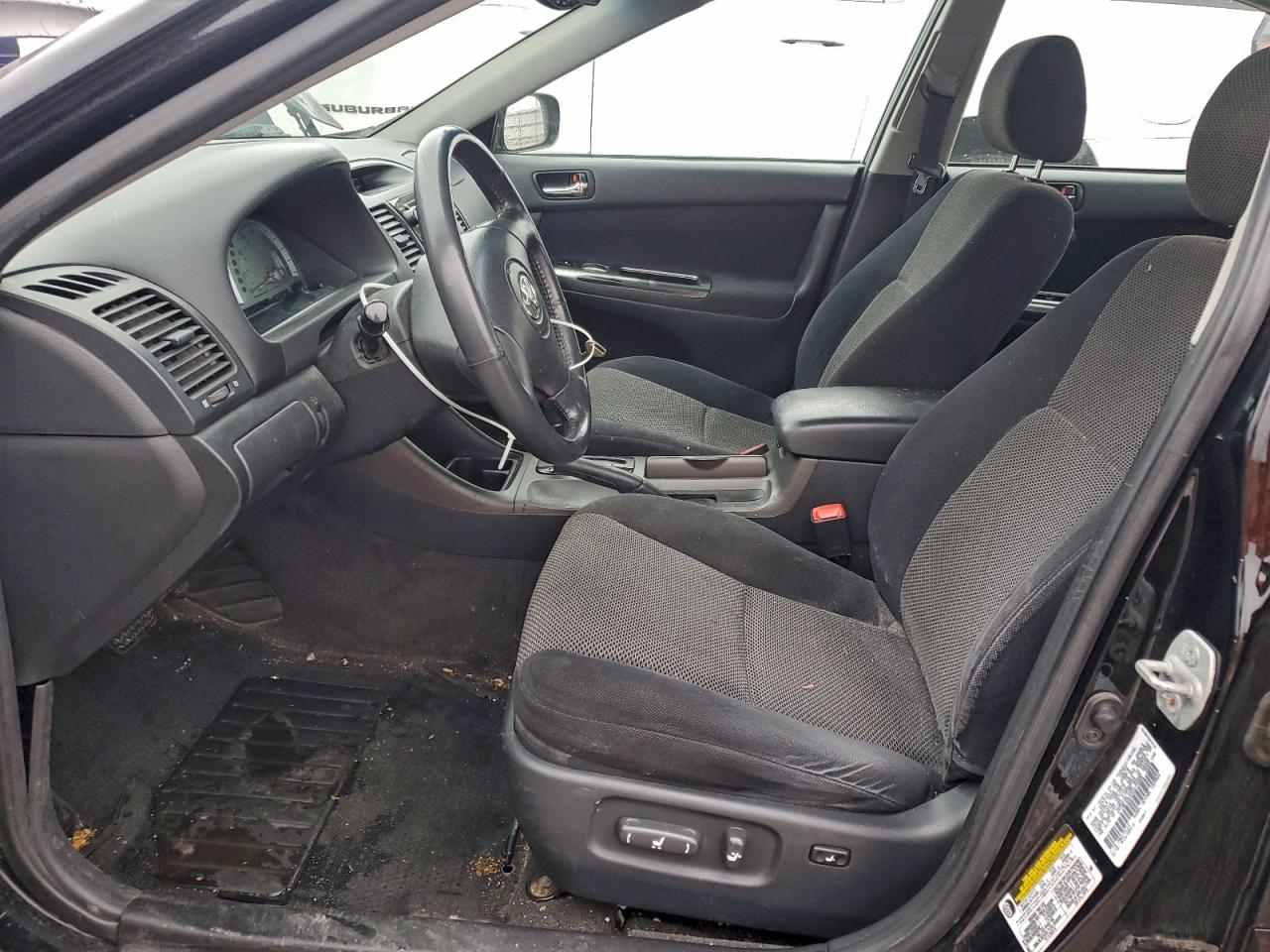 2004 TOYOTA CAMRY LE photo 7