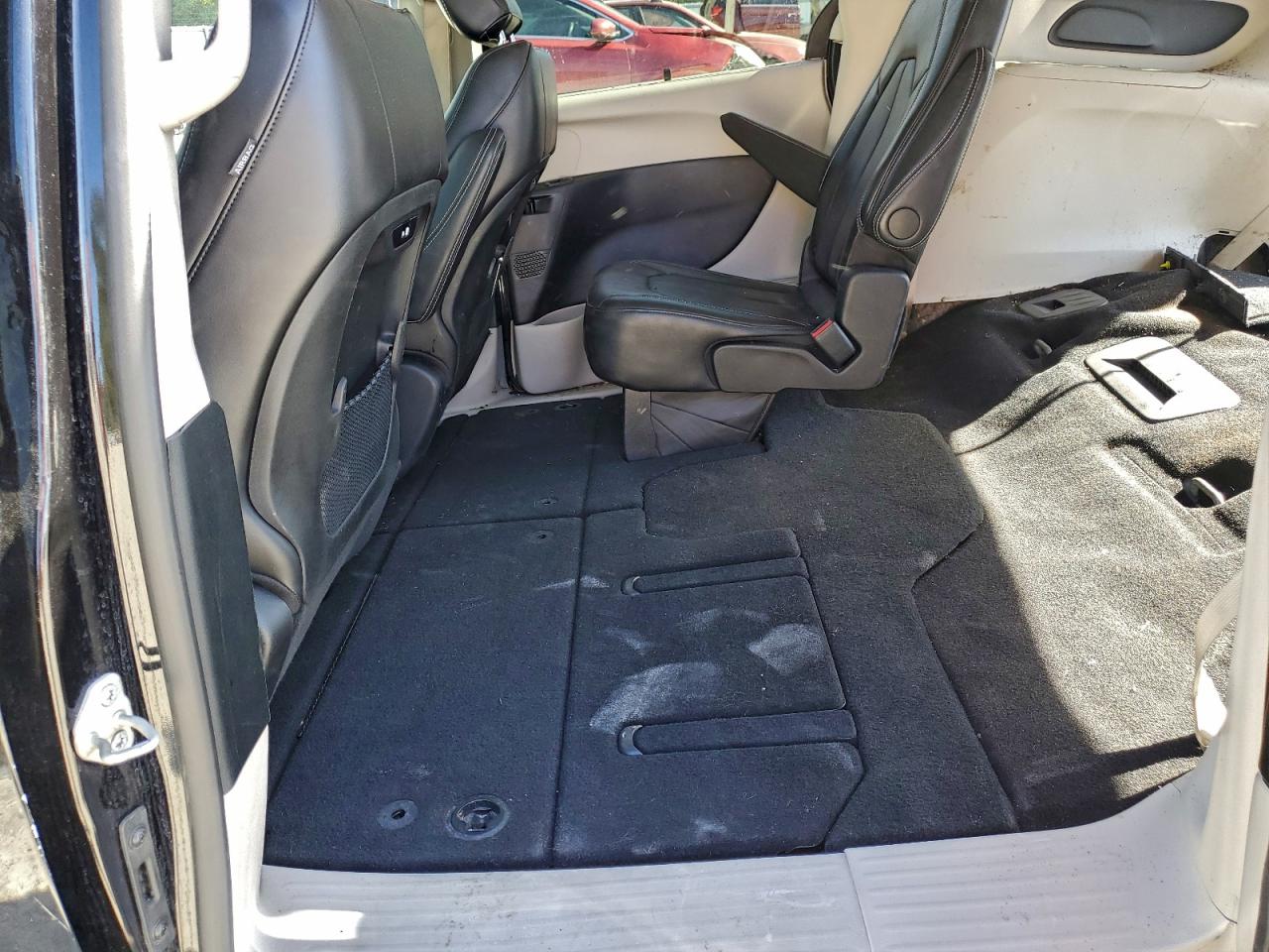 2024 CHRYSLER PACIFICA TOURING L photo 11