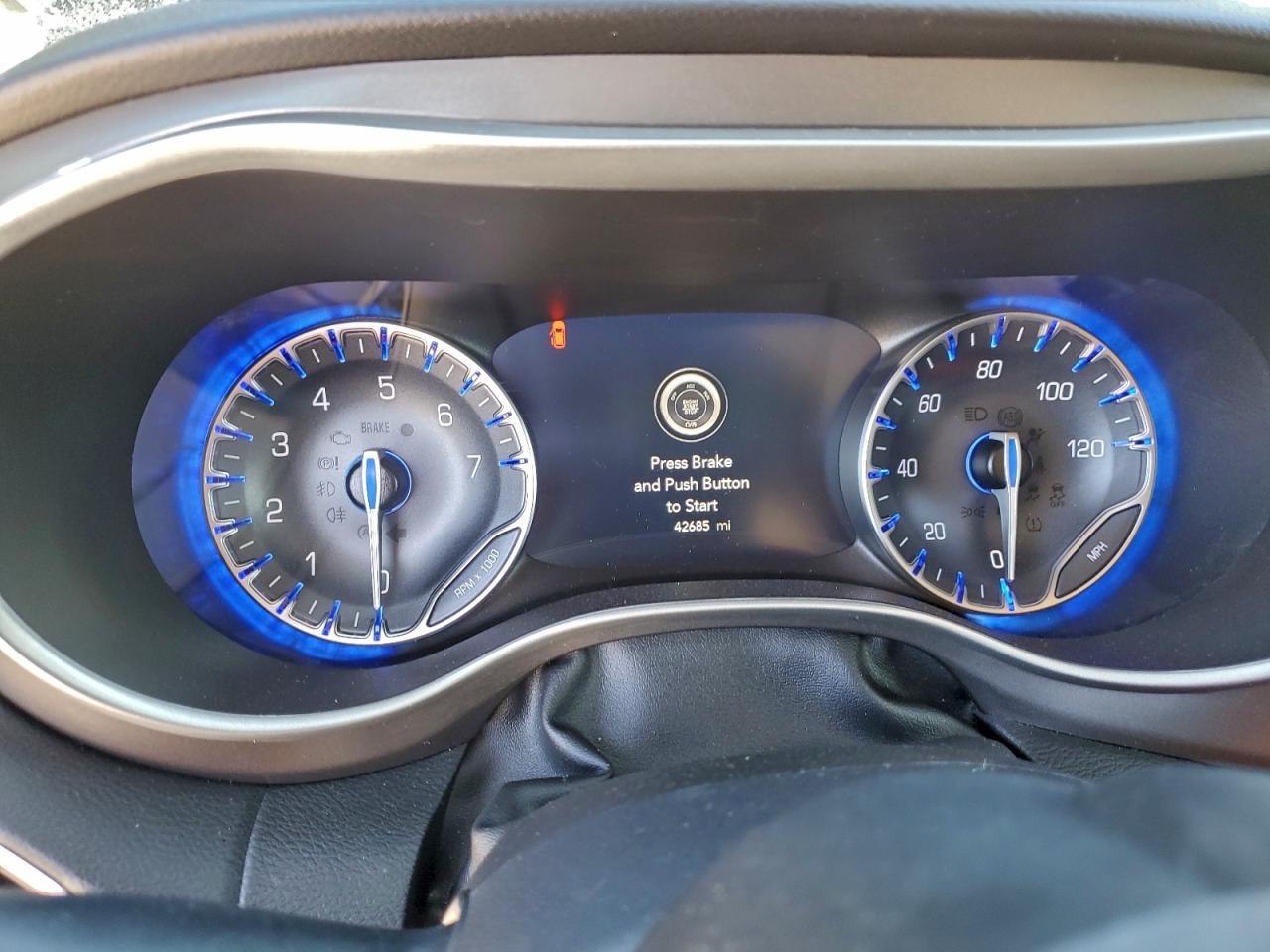 2024 CHRYSLER PACIFICA TOURING L photo 9