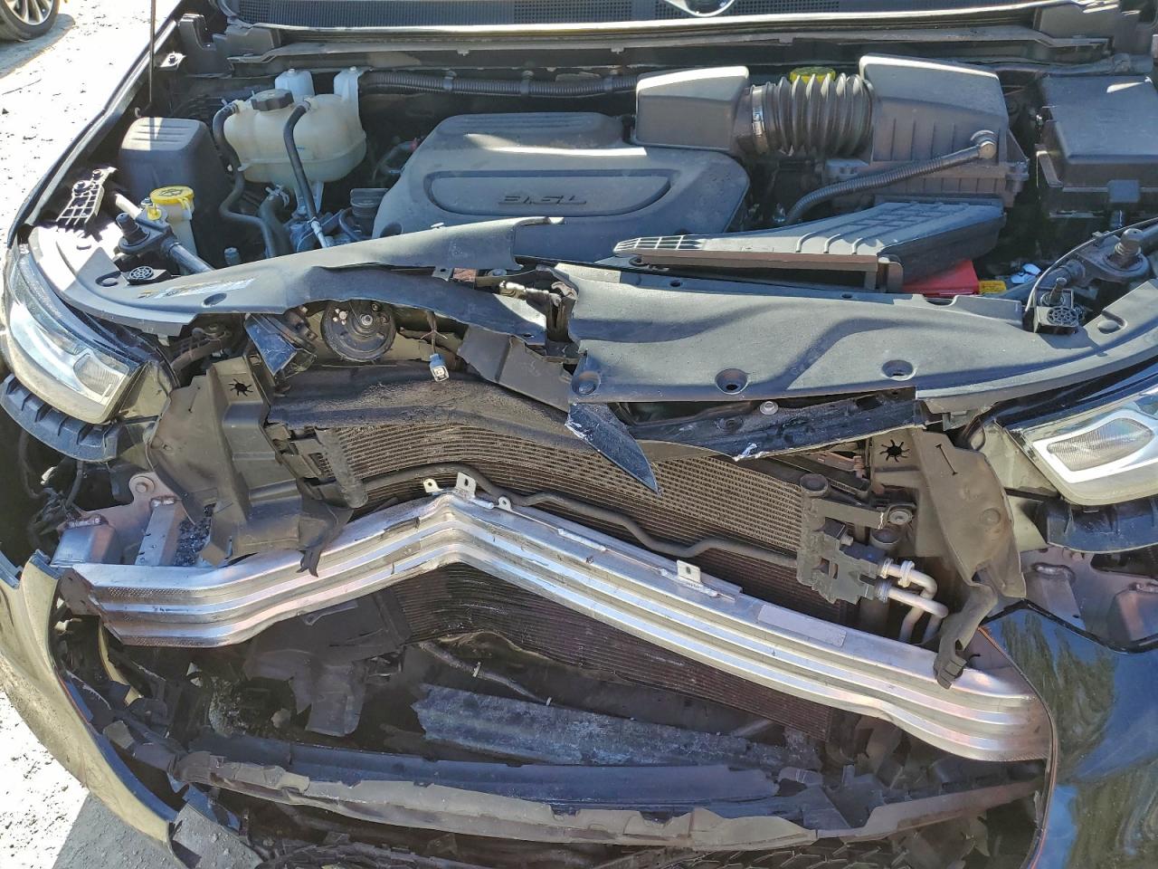 2024 CHRYSLER PACIFICA TOURING L photo 12
