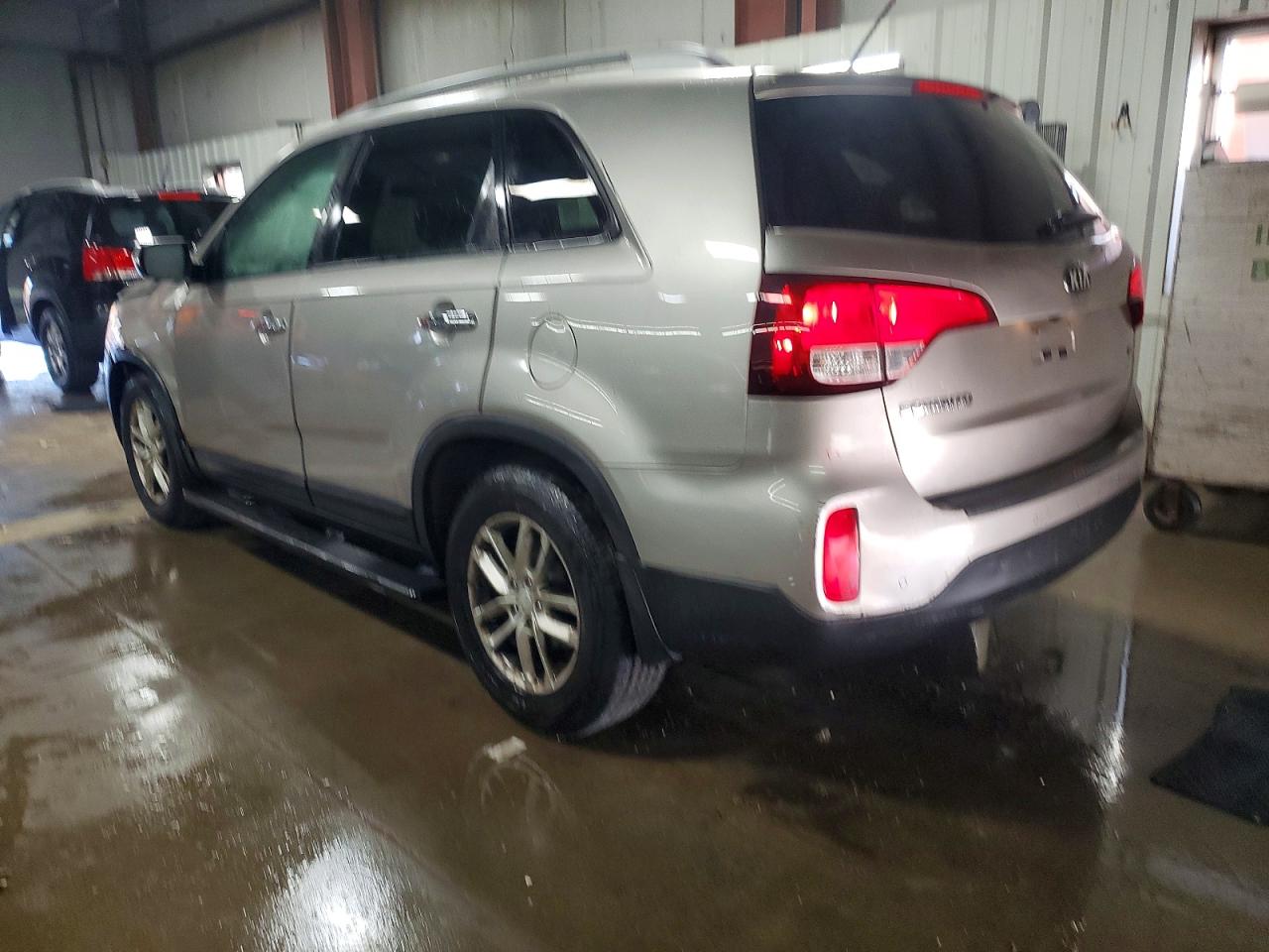 2014 KIA SORENTO LX photo 2