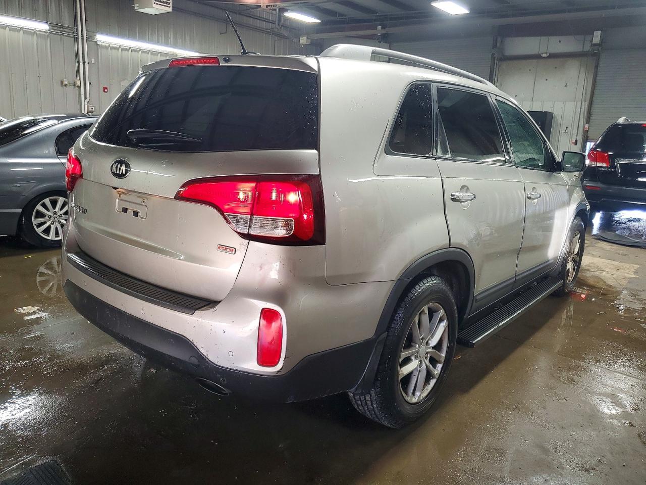 2014 KIA SORENTO LX photo 3