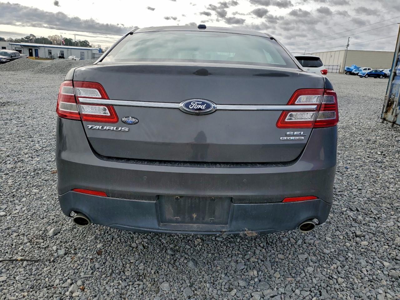 2015 FORD TAURUS SEL photo 6