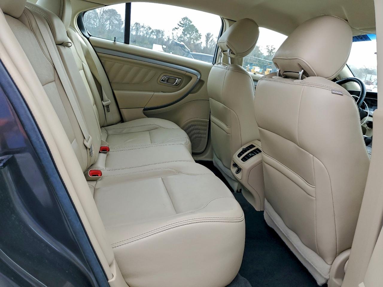 2015 FORD TAURUS SEL photo 10