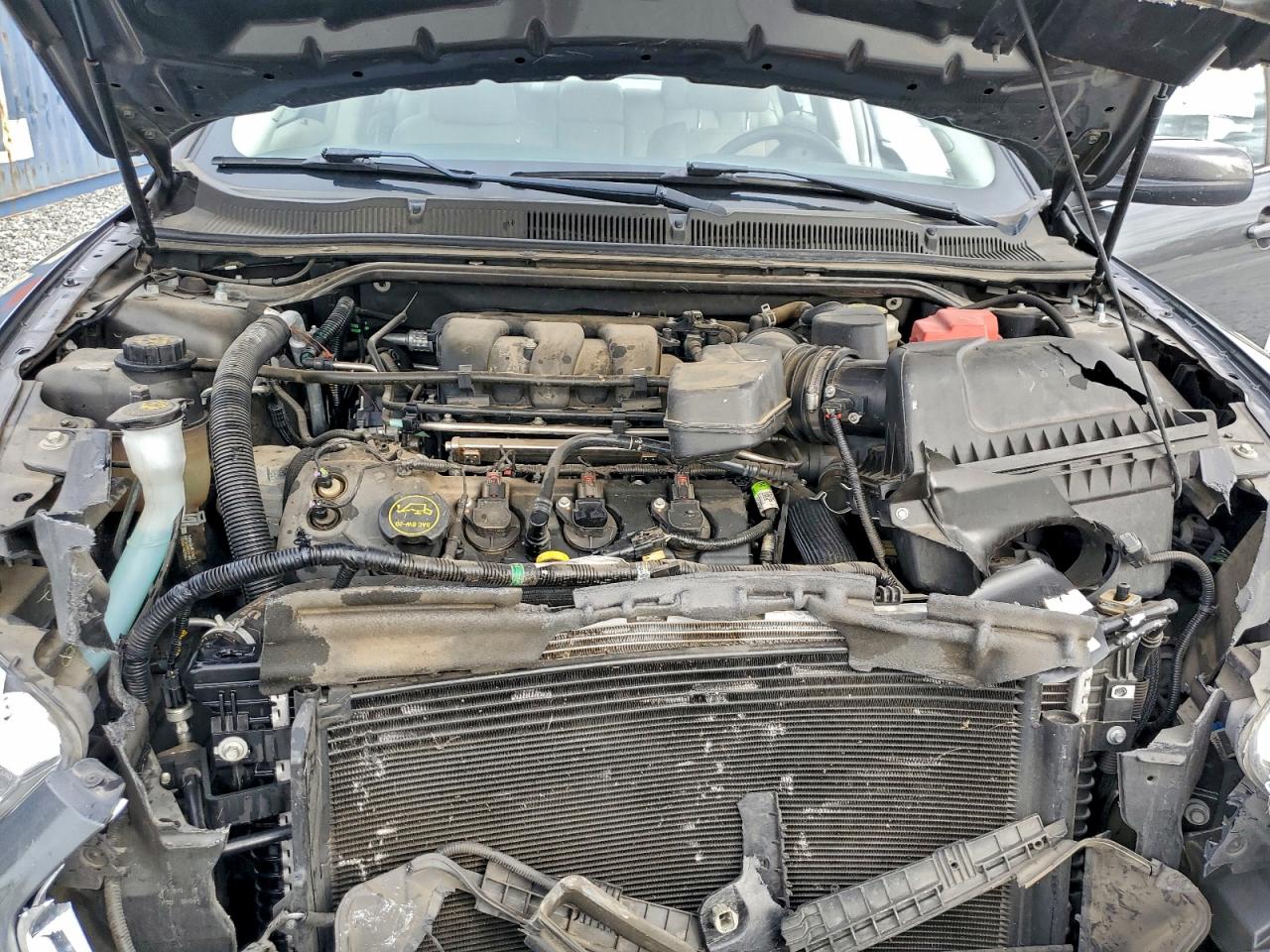 2015 FORD TAURUS SEL photo 11