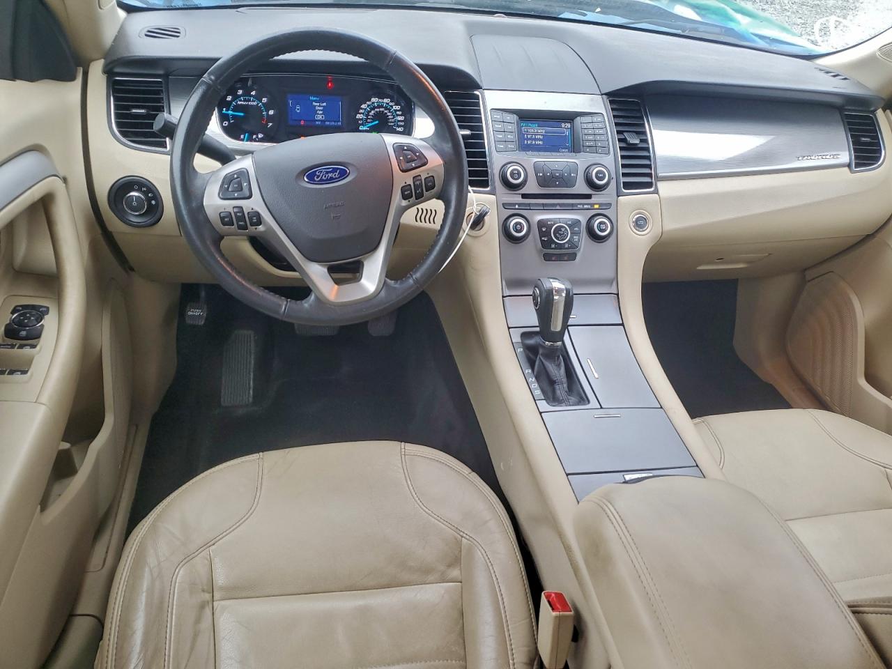 2015 FORD TAURUS SEL photo 8