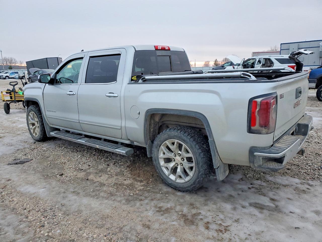 2017 GMC SIERRA K1500 SLT photo 2