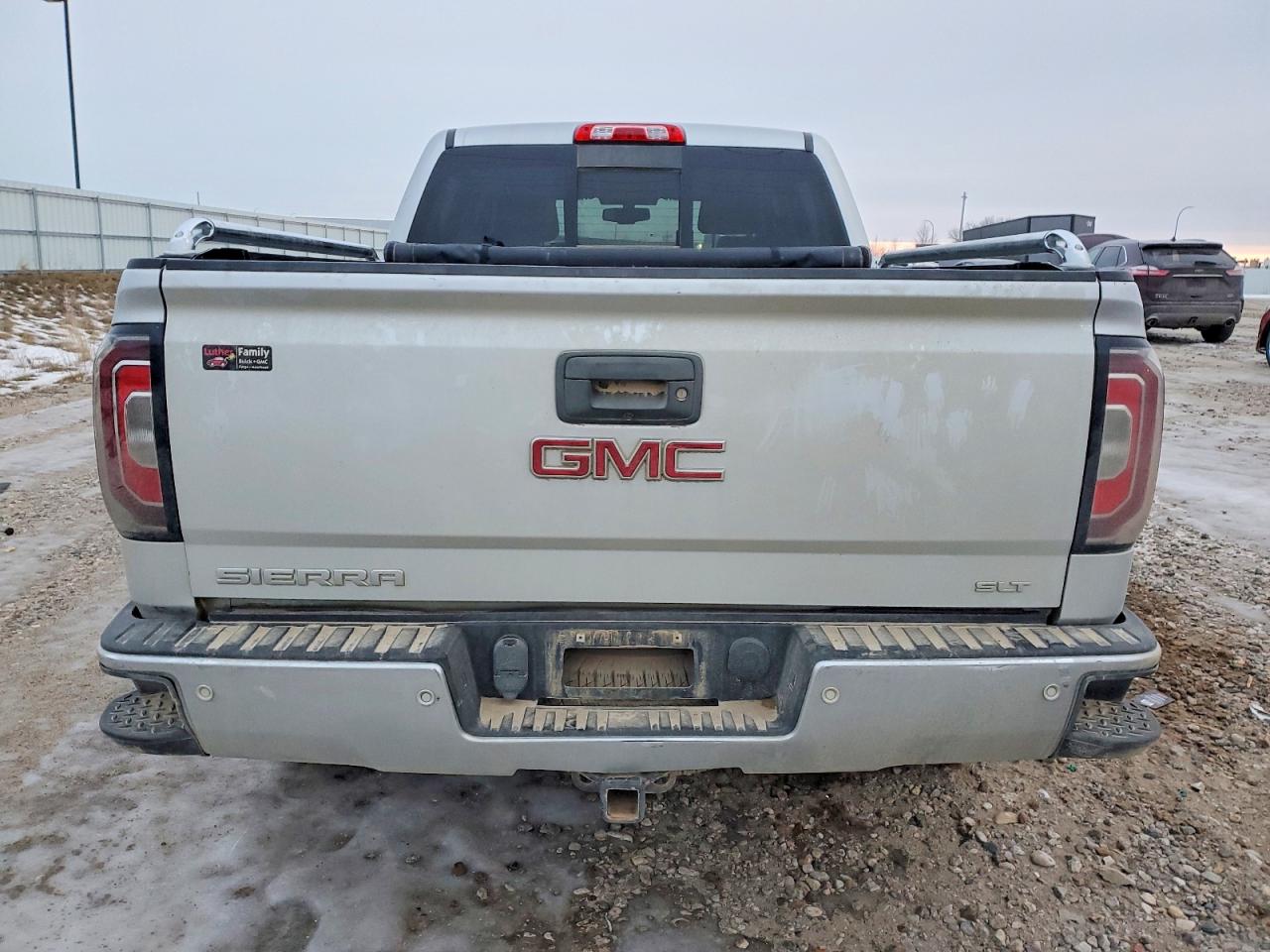 2017 GMC SIERRA K1500 SLT photo 6
