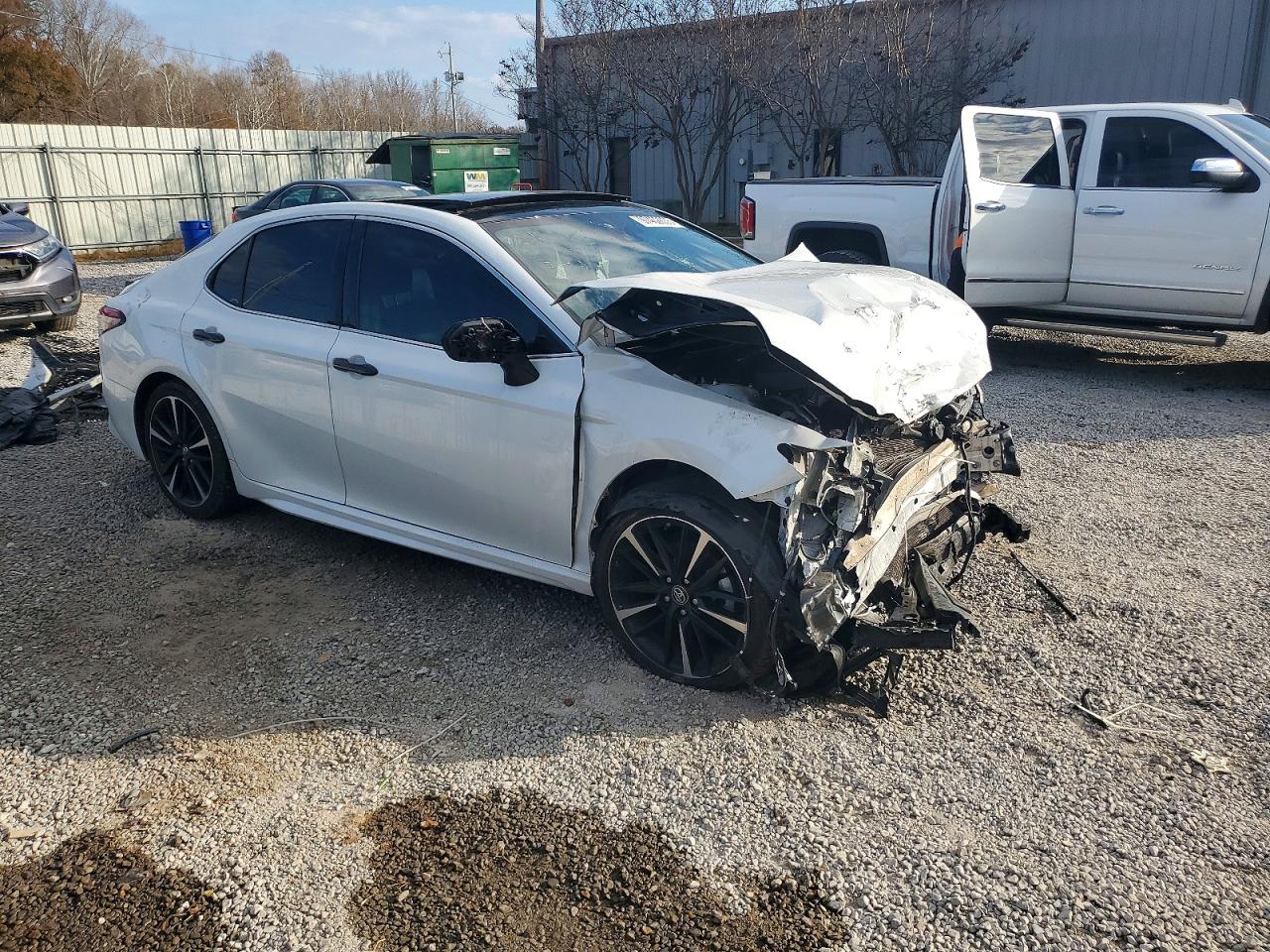 2018 TOYOTA CAMRY XSE photo 7
