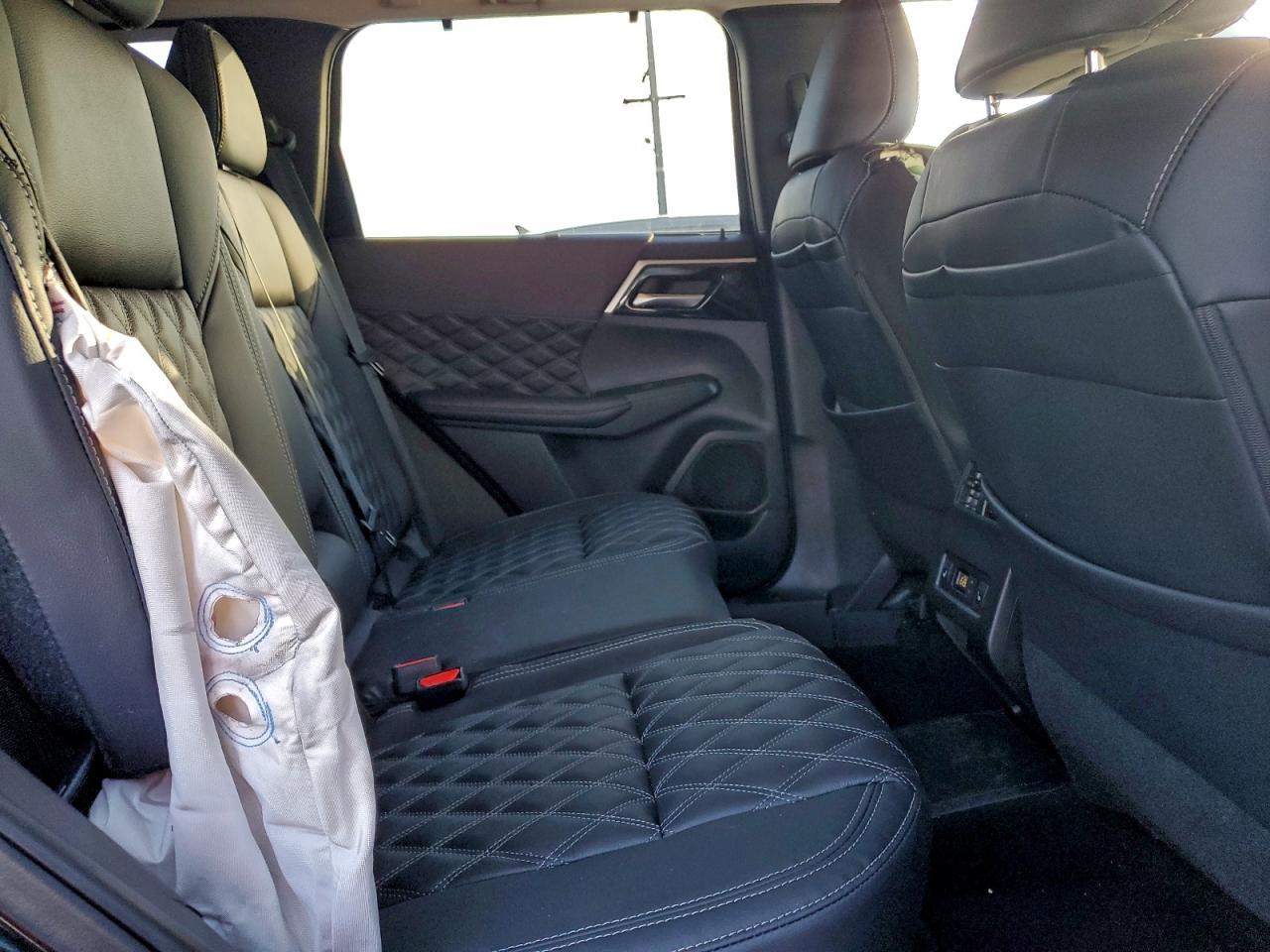 2024 MITSUBISHI OUTLANDER SEL photo 11