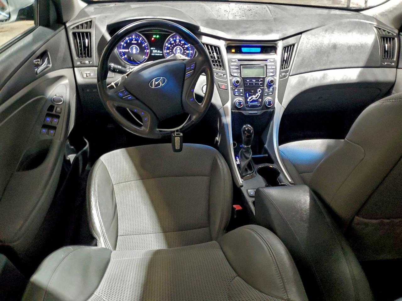 2013 HYUNDAI SONATA SE photo 8