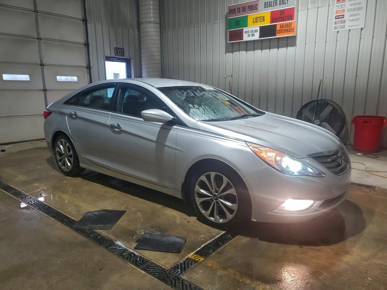 2013 HYUNDAI SONATA SE photo 4
