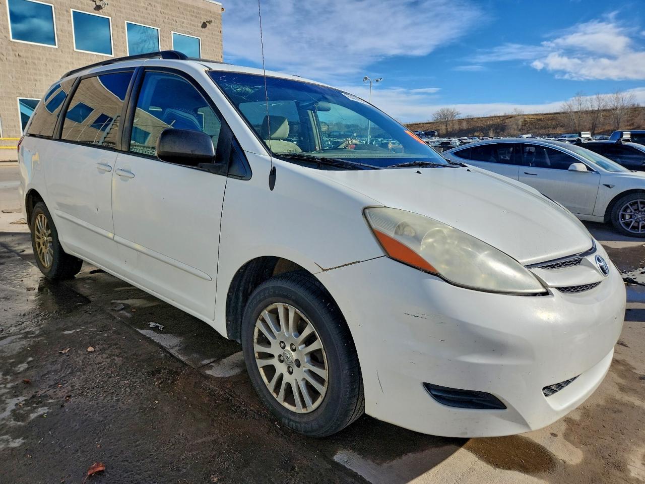 2007 TOYOTA SIENNA LE 7-PASSENGER photo 4