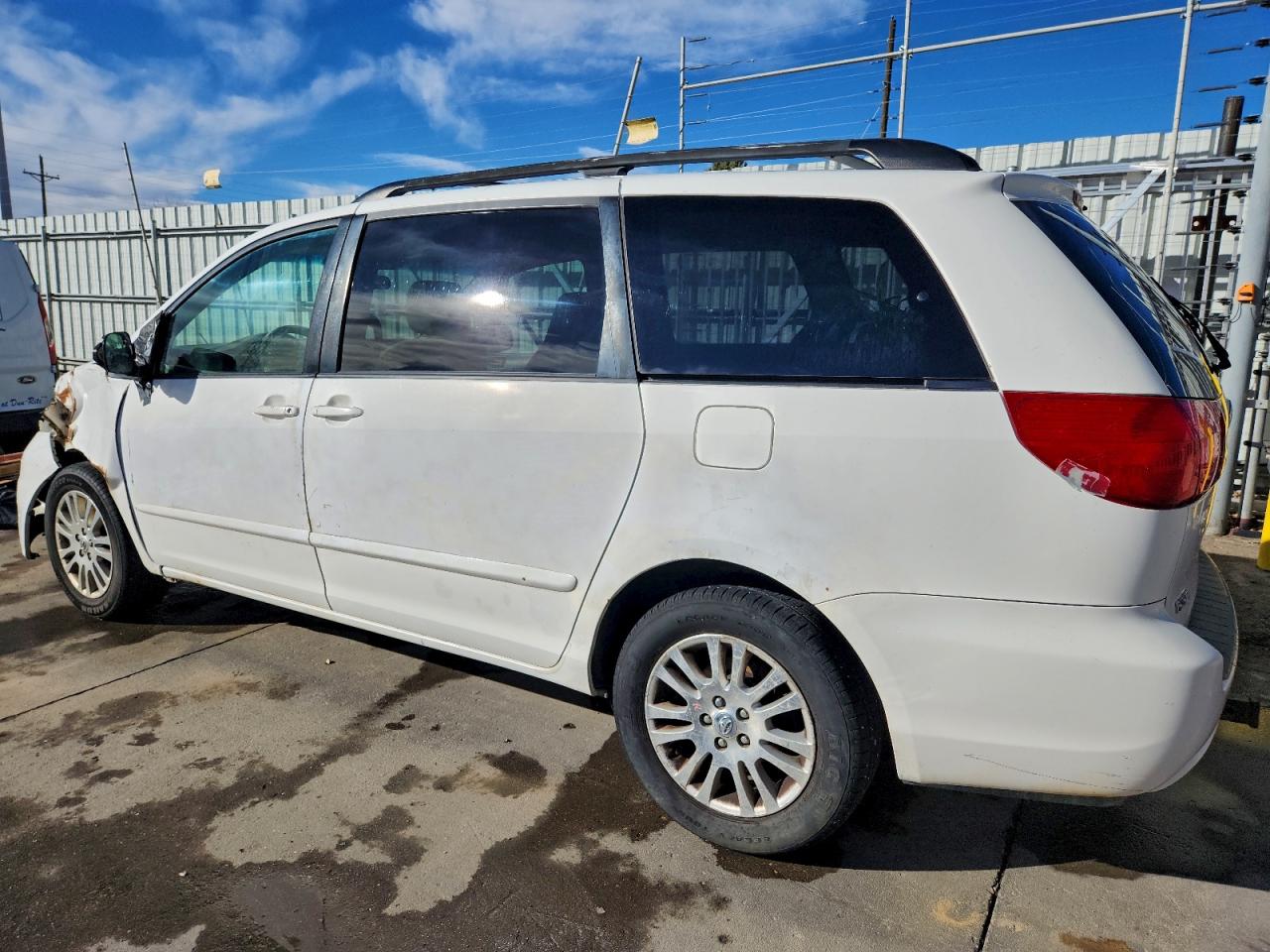 2007 TOYOTA SIENNA LE 7-PASSENGER photo 2