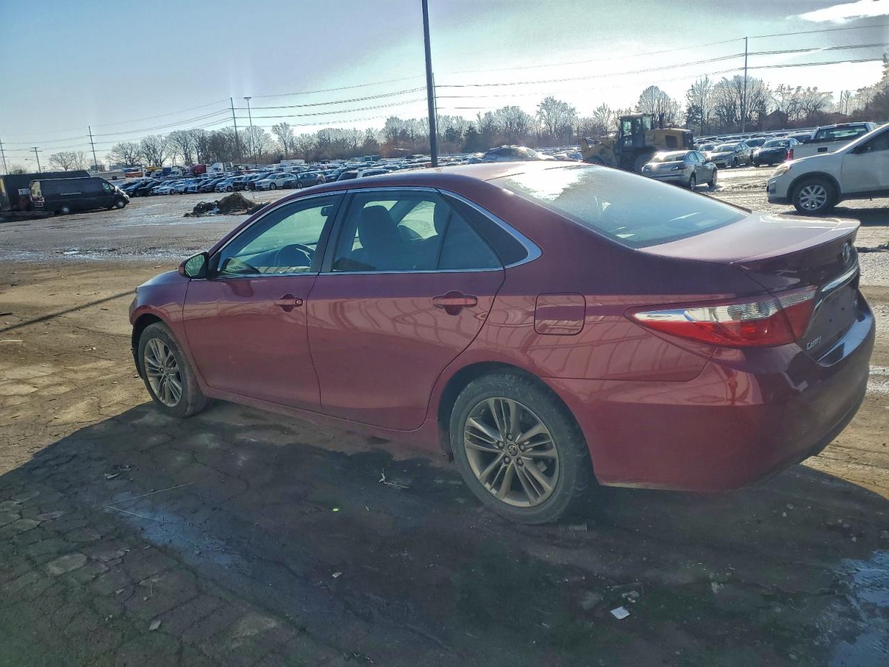 2015 TOYOTA CAMRY LE photo 4