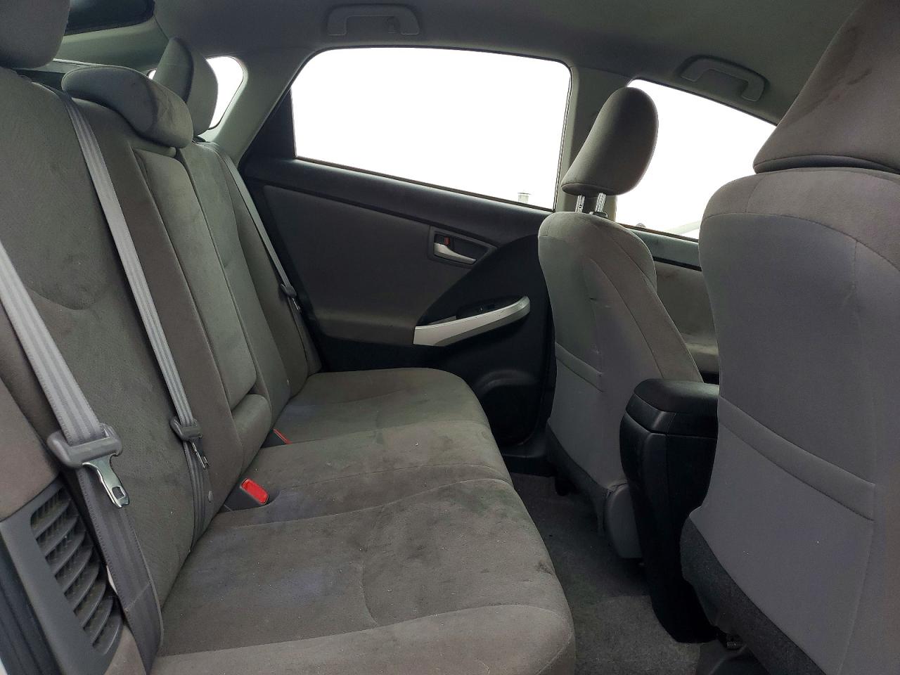 2015 TOYOTA PRIUS photo 10