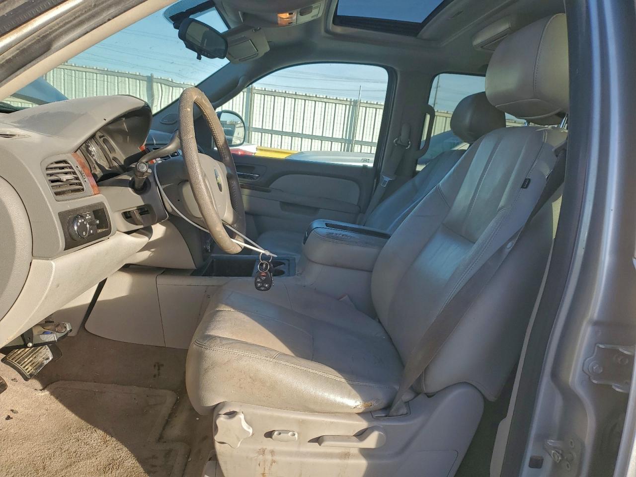 2012 CHEVROLET SUBURBAN C1500 LT photo 7