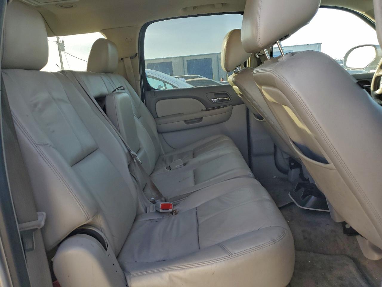 2012 CHEVROLET SUBURBAN C1500 LT photo 11