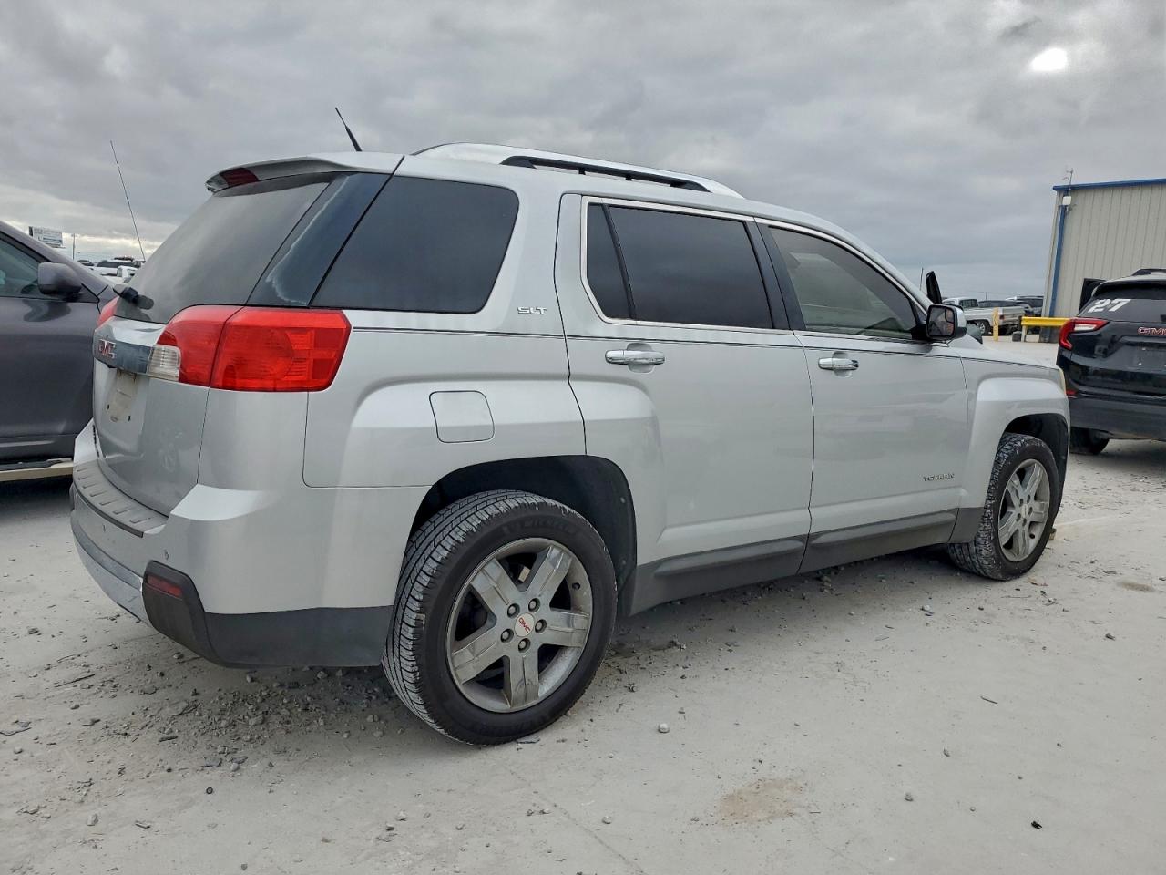 2012 GMC TERRAIN SLT photo 3