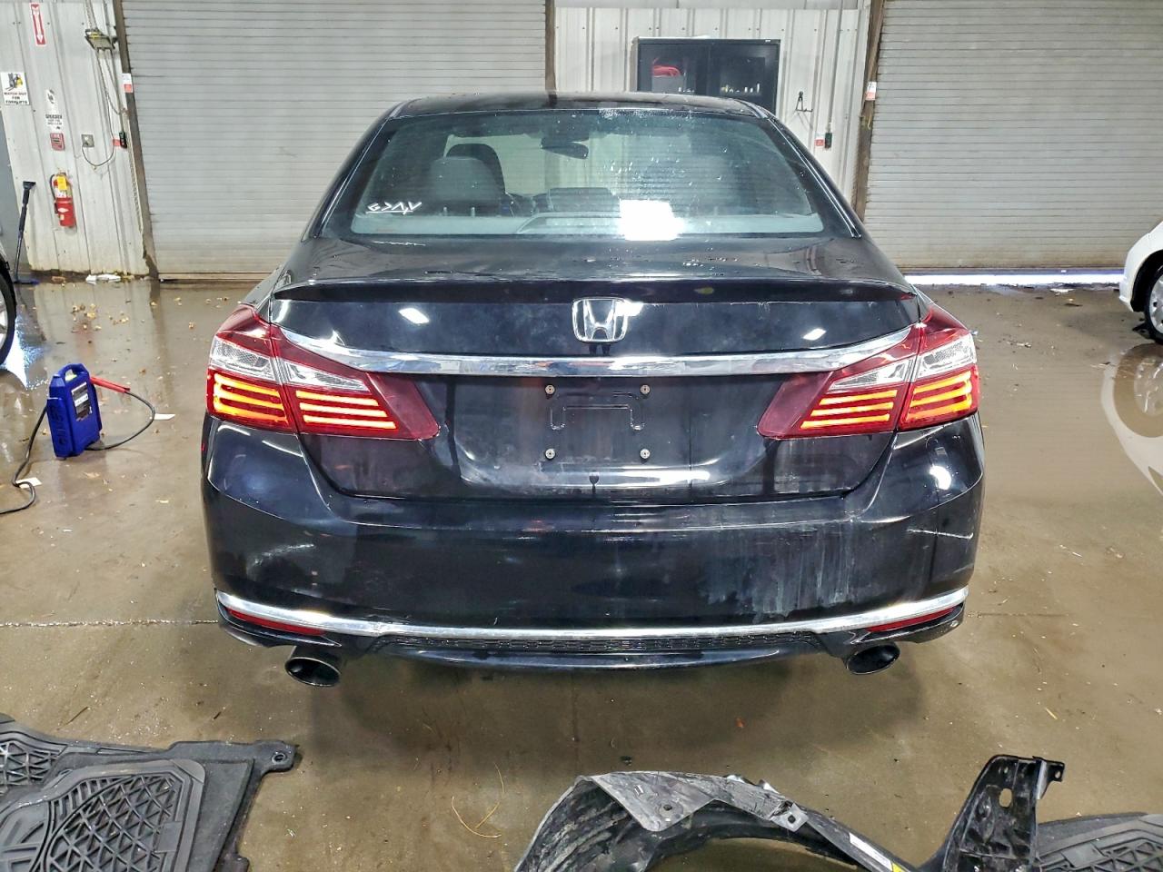 2017 HONDA ACCORD SPORT photo 6