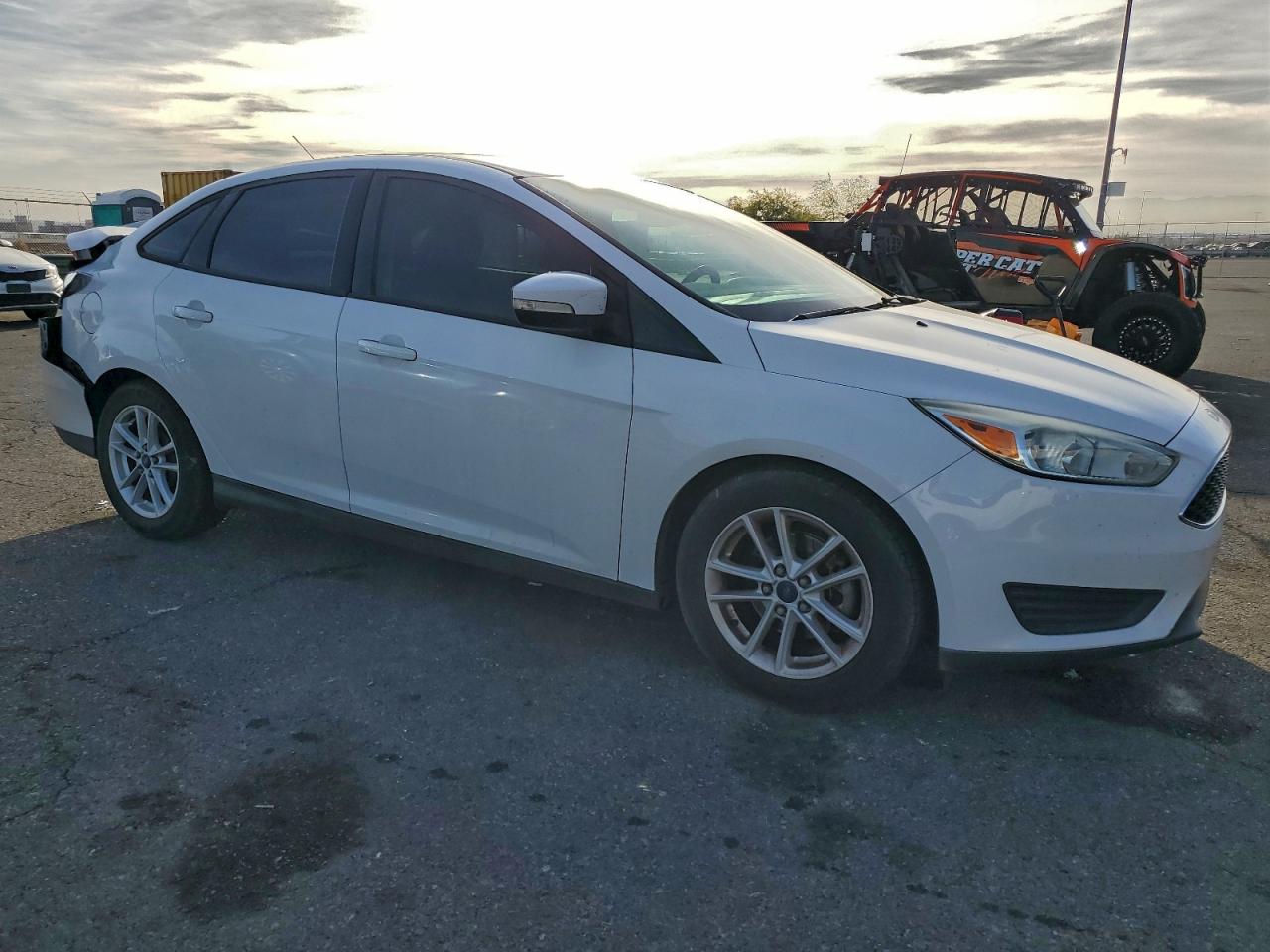 2017 FORD FOCUS SE photo 4