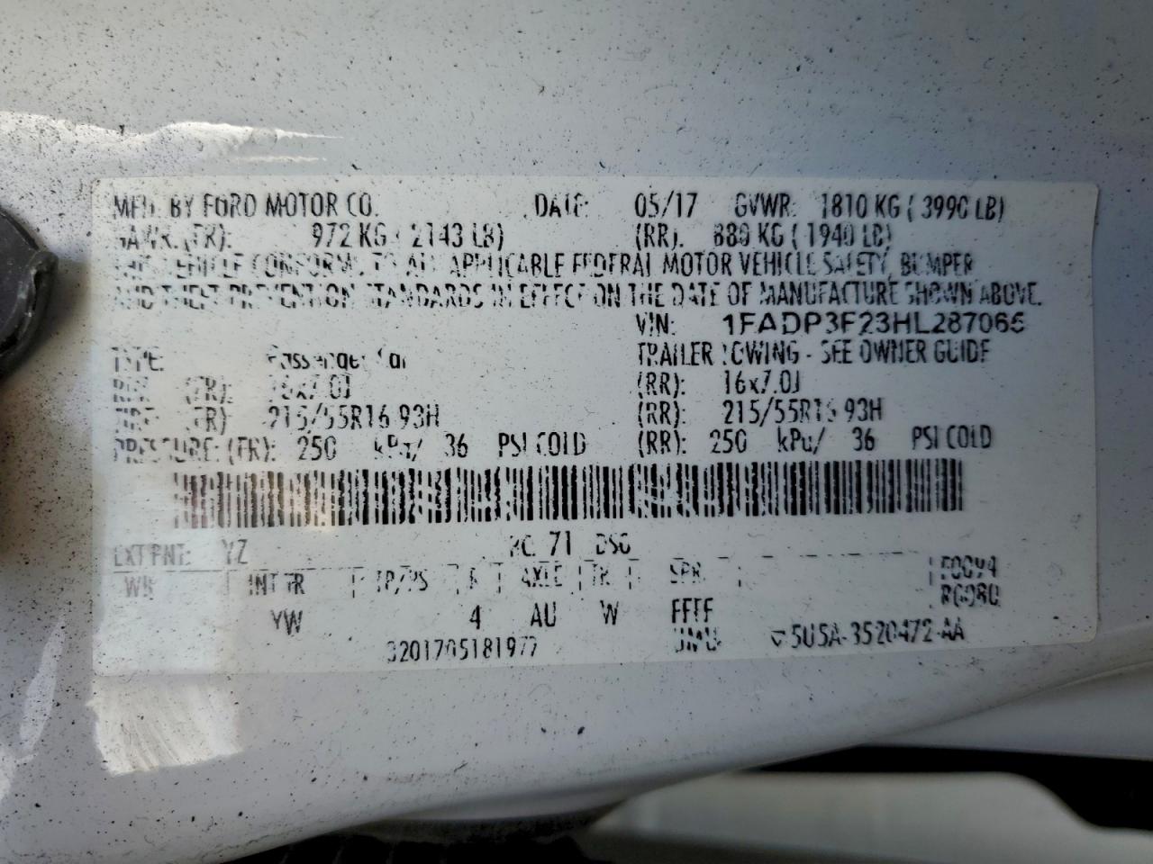 2017 FORD FOCUS SE photo 12