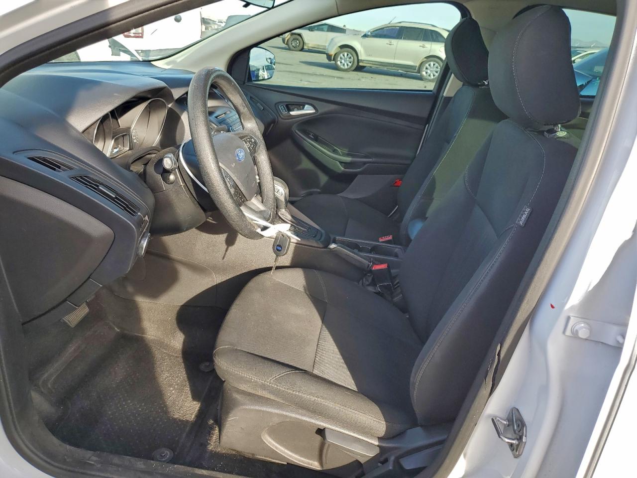 2017 FORD FOCUS SE photo 7