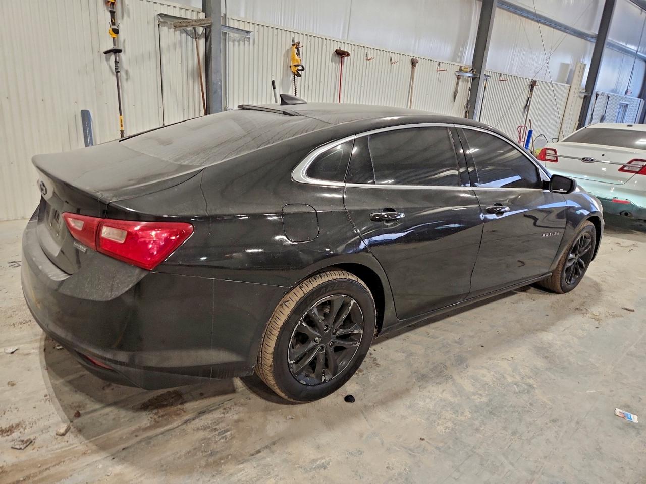 2017 CHEVROLET MALIBU LS photo 3