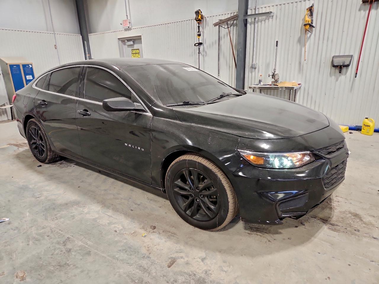 2017 CHEVROLET MALIBU LS photo 4