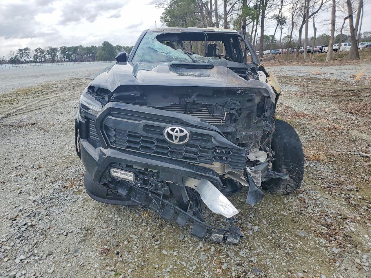2025 TOYOTA TACOMA DOUBLE CAB photo 5