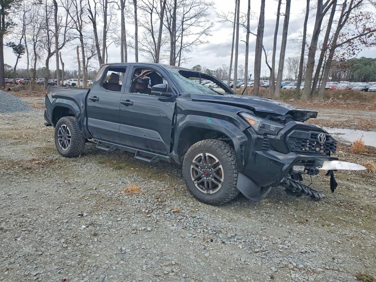2025 TOYOTA TACOMA DOUBLE CAB photo 4