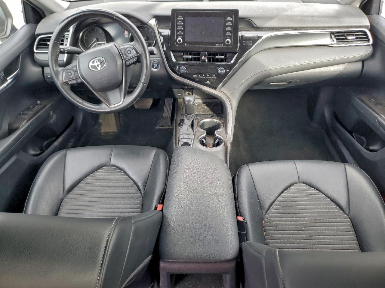 2022 TOYOTA CAMRY SE photo 8