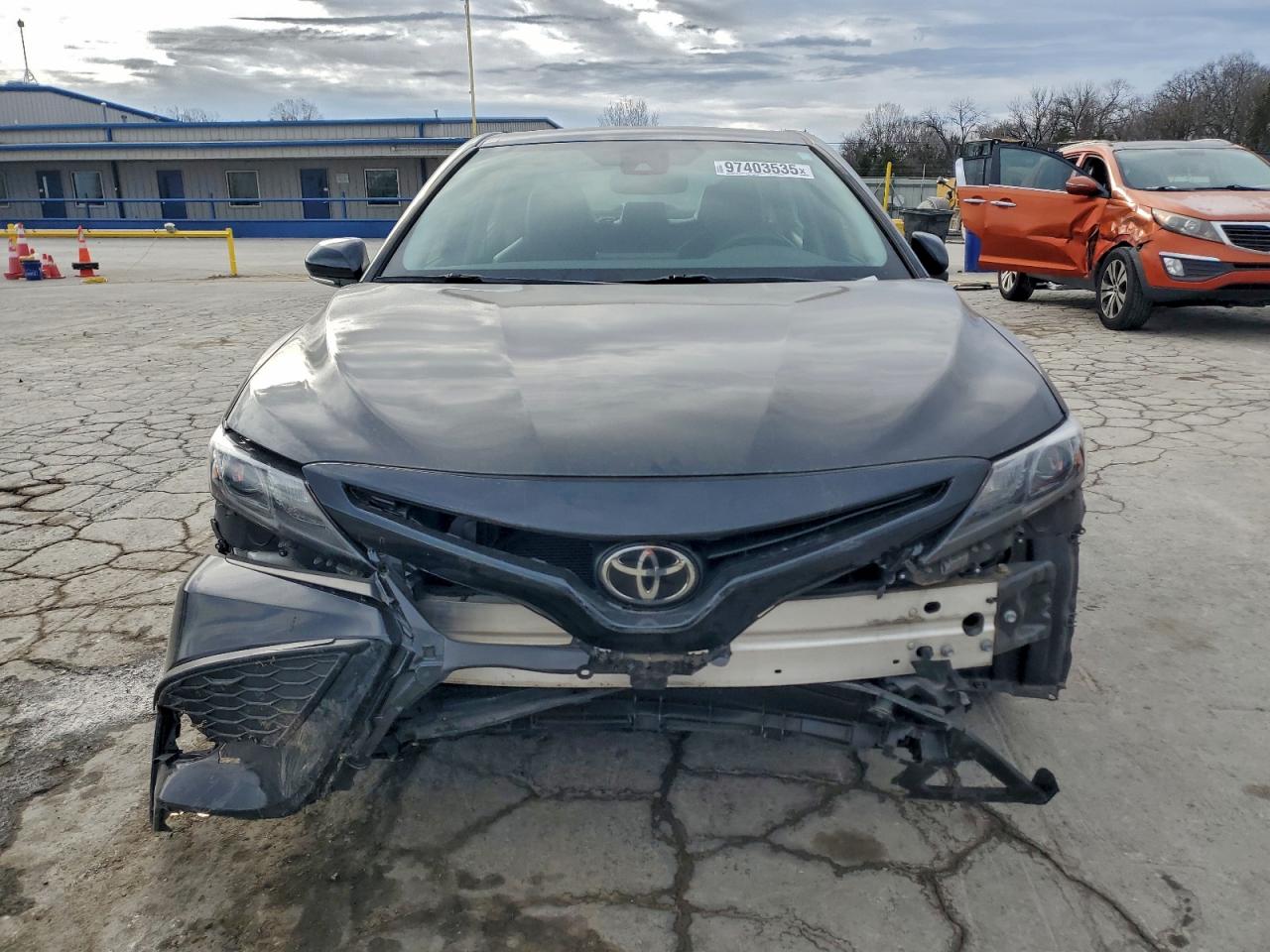 2022 TOYOTA CAMRY SE photo 5