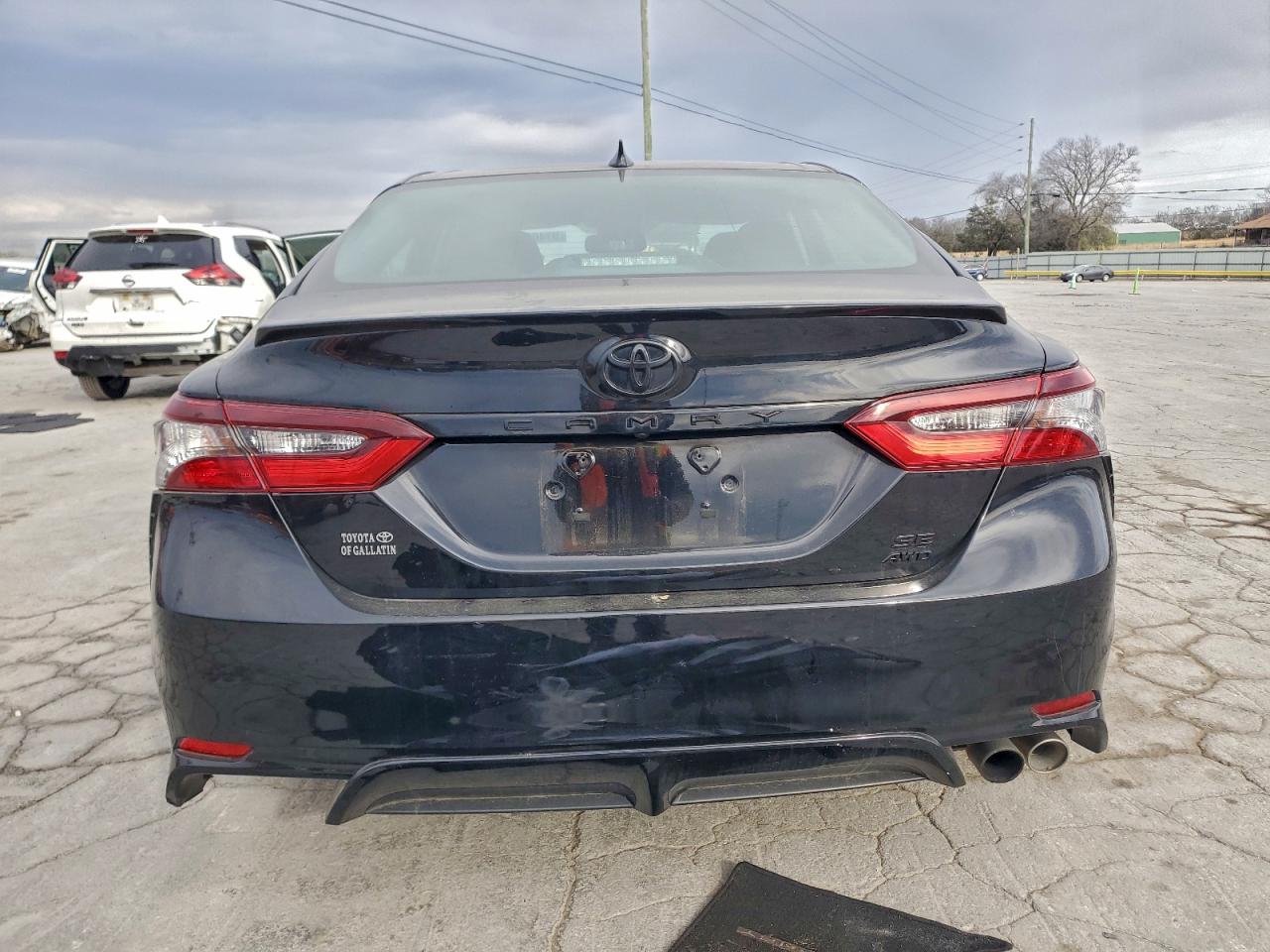 2022 TOYOTA CAMRY SE photo 6