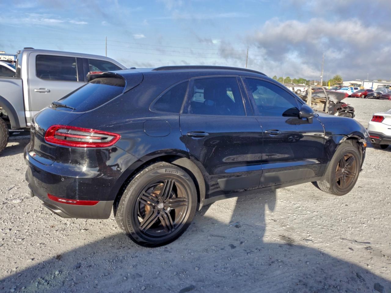 2018 PORSCHE MACAN photo 3