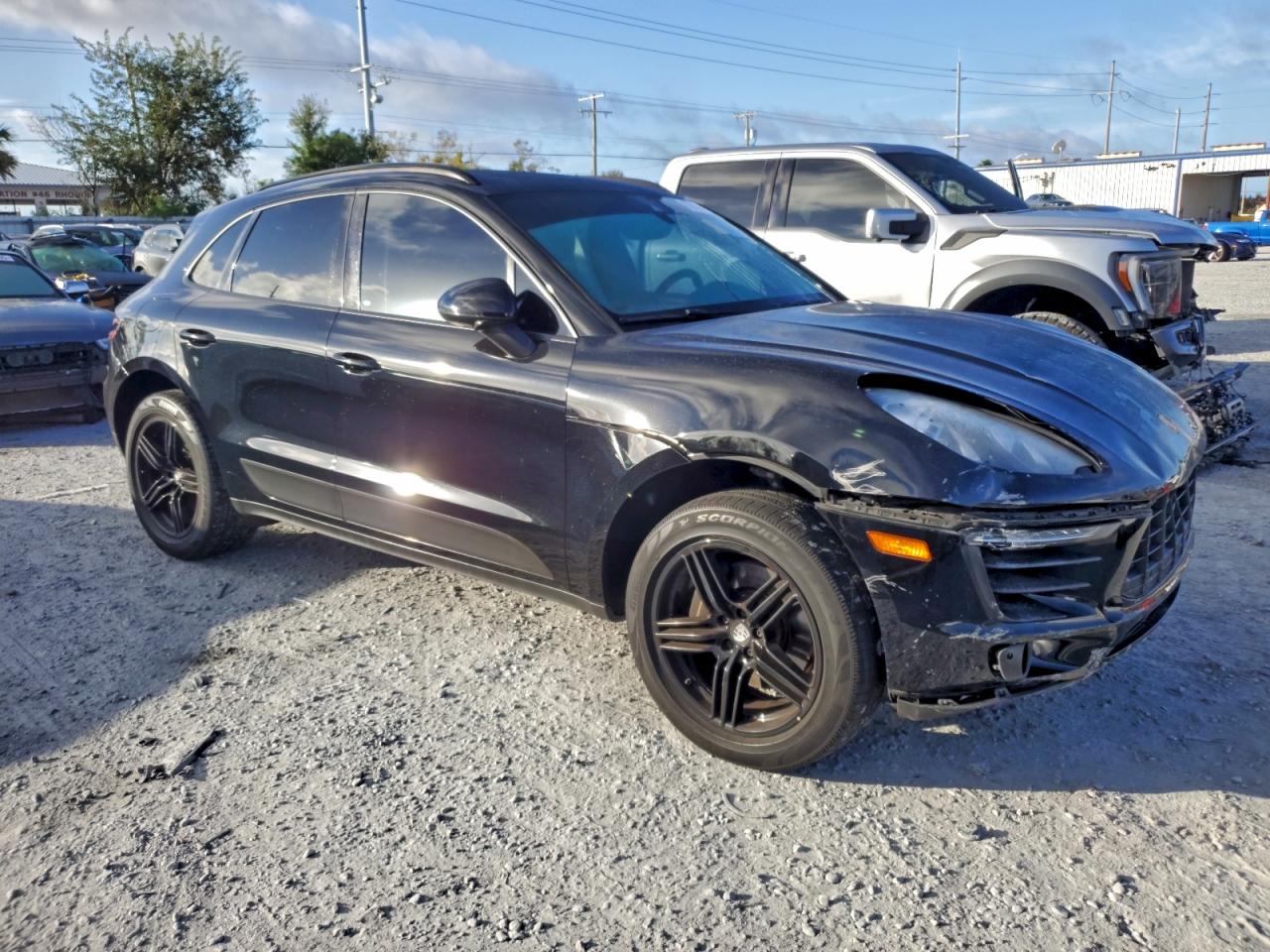 2018 PORSCHE MACAN photo 4