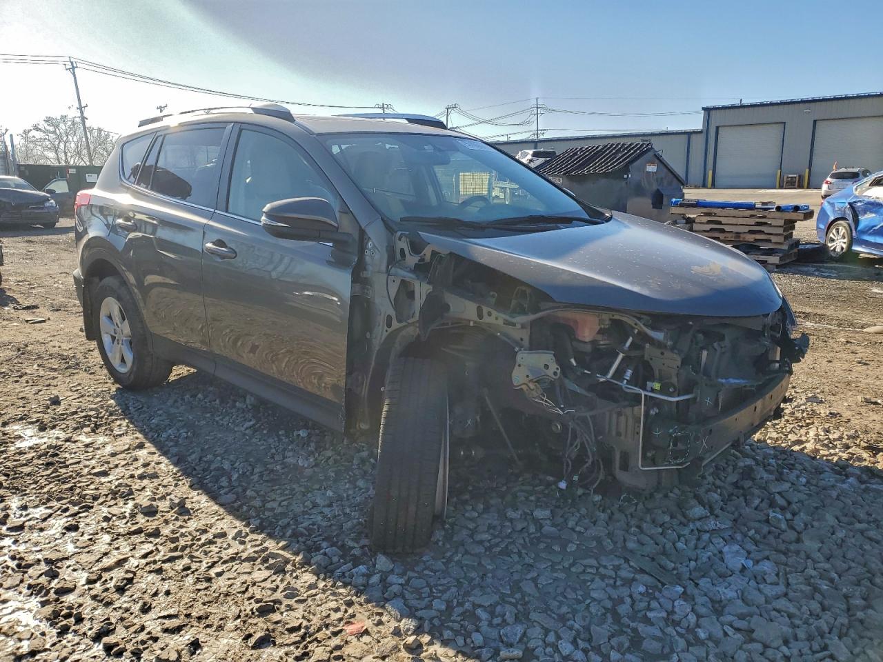 2013 TOYOTA RAV4 XLE photo 4