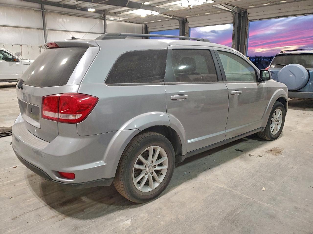 2017 DODGE JOURNEY SXT photo 3