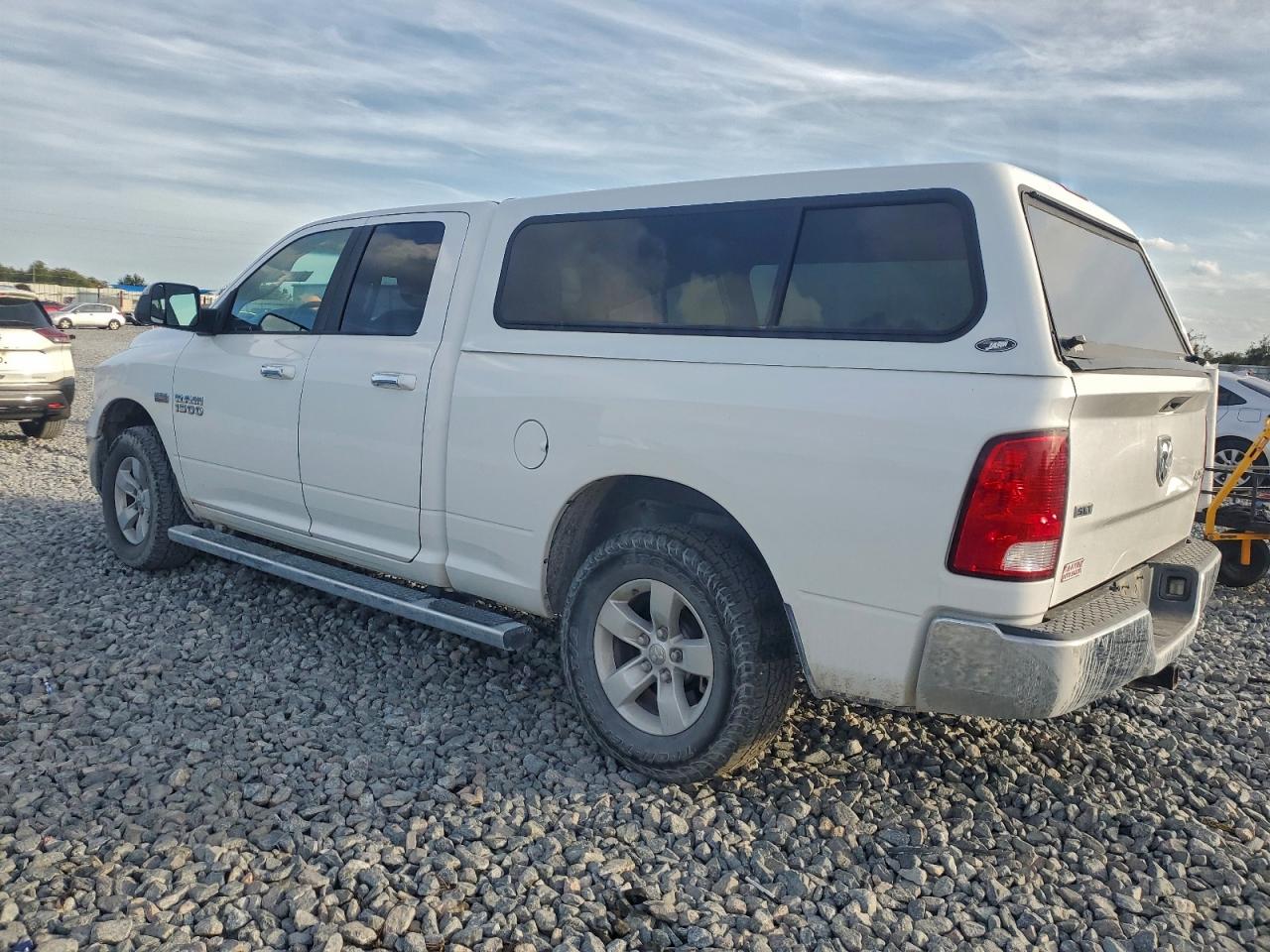 2018 RAM 1500 SLT photo 2