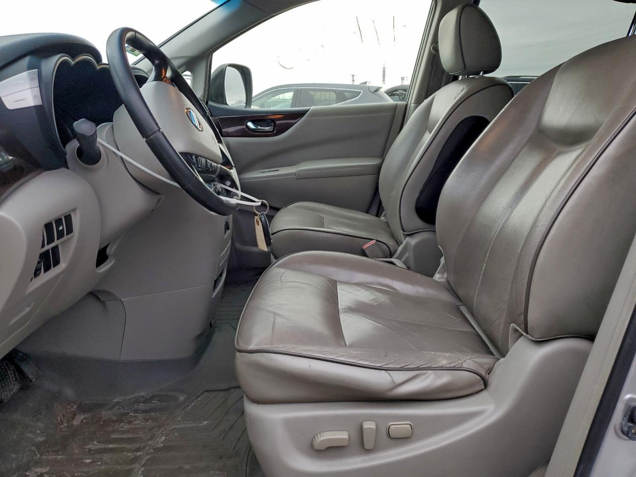 2012 NISSAN QUEST S photo 7