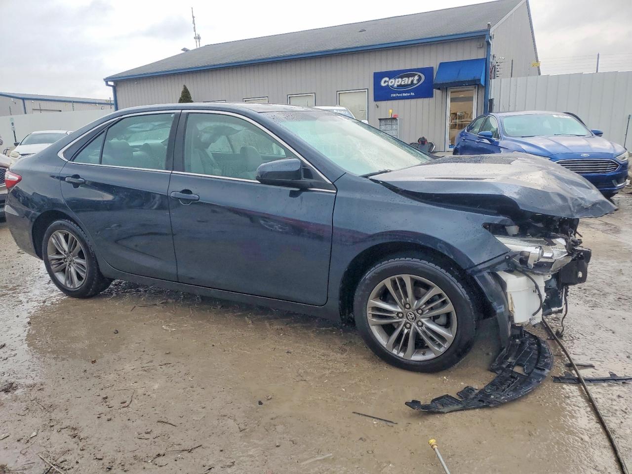 2016 TOYOTA CAMRY SE photo 4