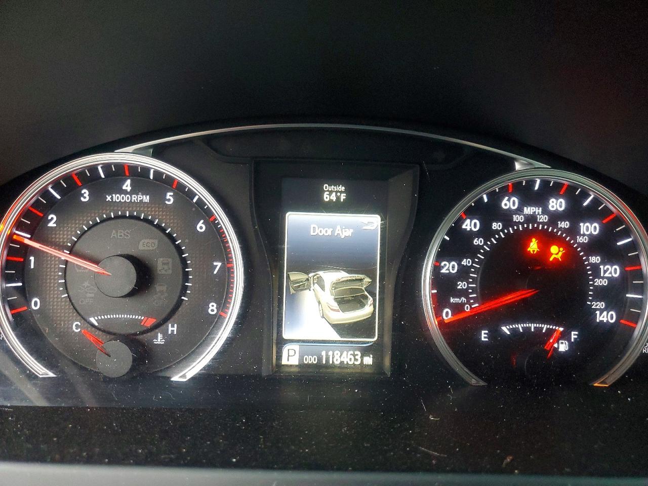 2016 TOYOTA CAMRY SE photo 9