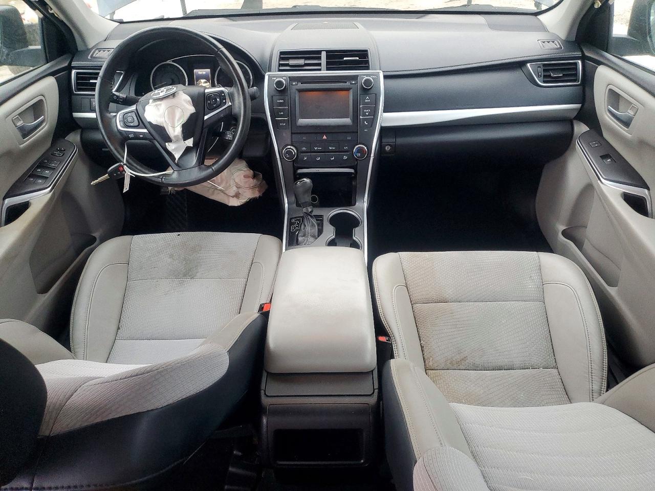 2016 TOYOTA CAMRY SE photo 8