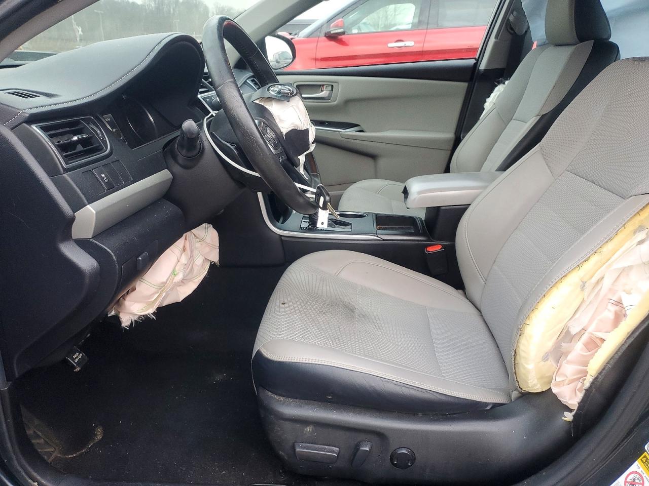 2016 TOYOTA CAMRY SE photo 7