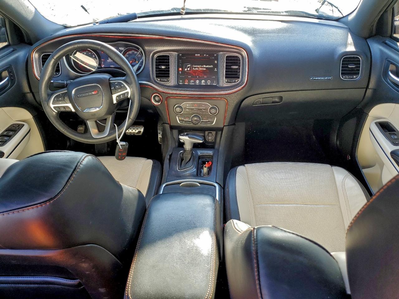 2015 DODGE CHARGER SXT photo 8