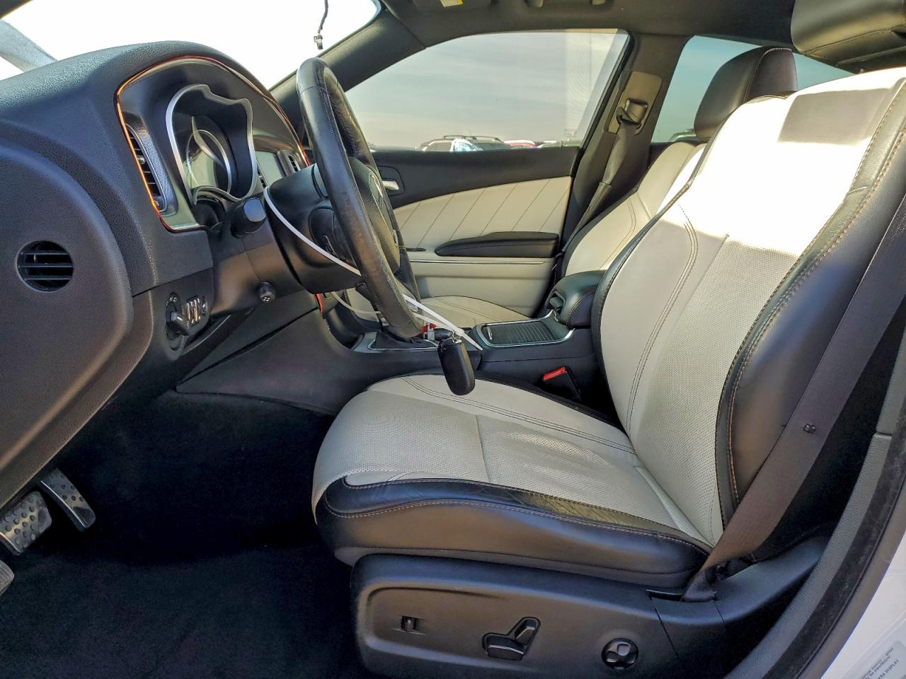 2015 DODGE CHARGER SXT photo 7