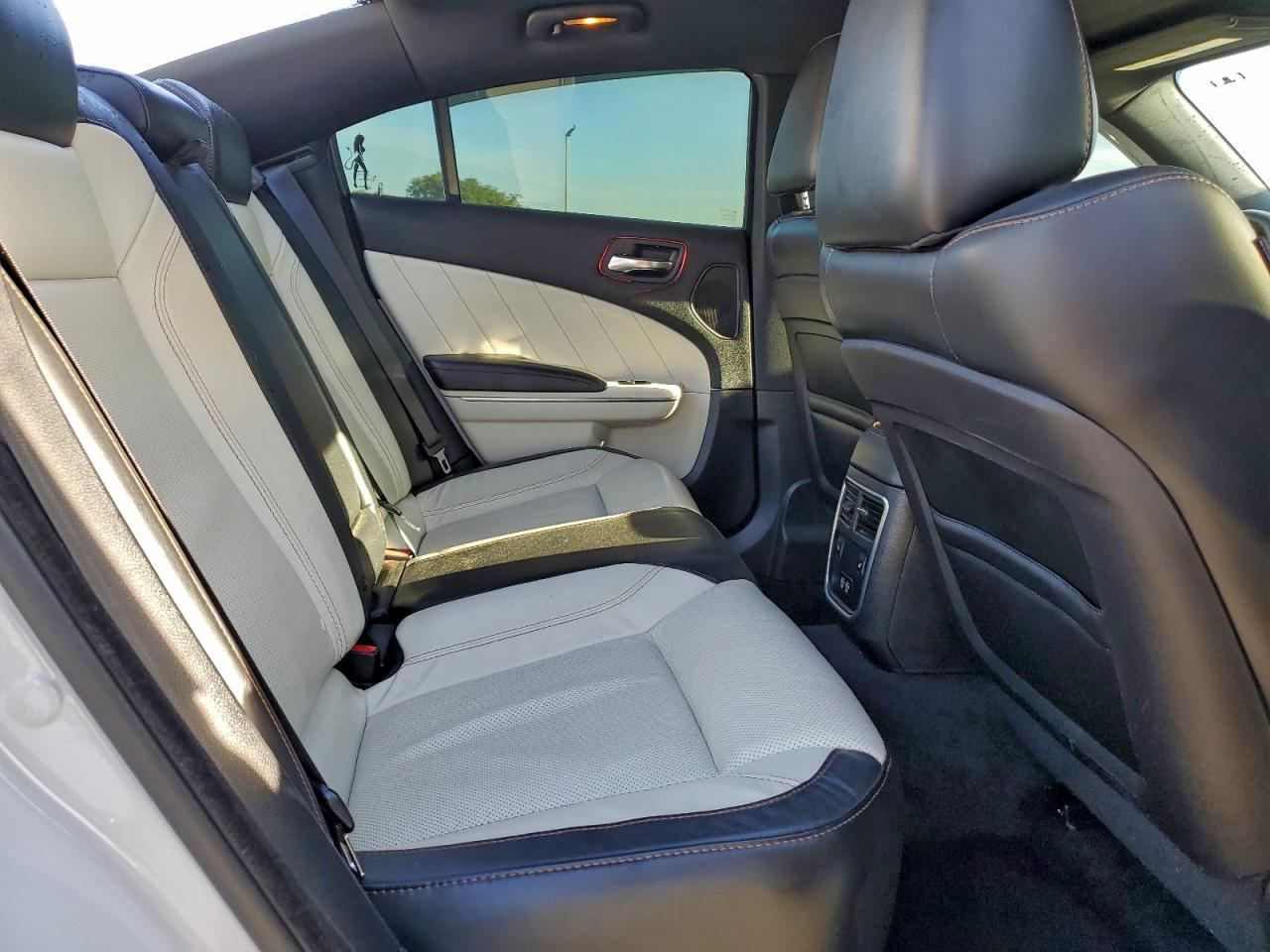 2015 DODGE CHARGER SXT photo 10