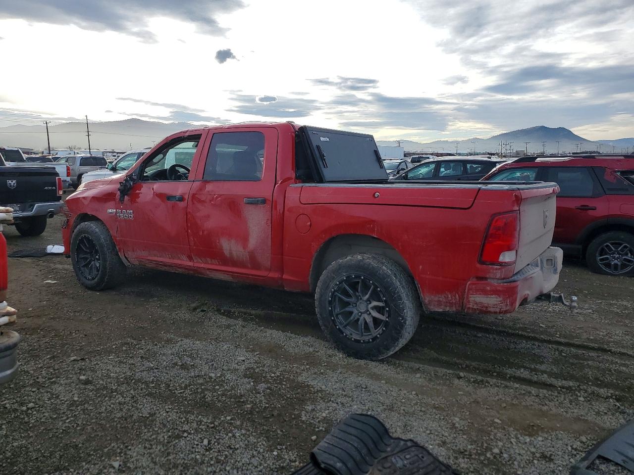 2014 RAM 1500 ST photo 2