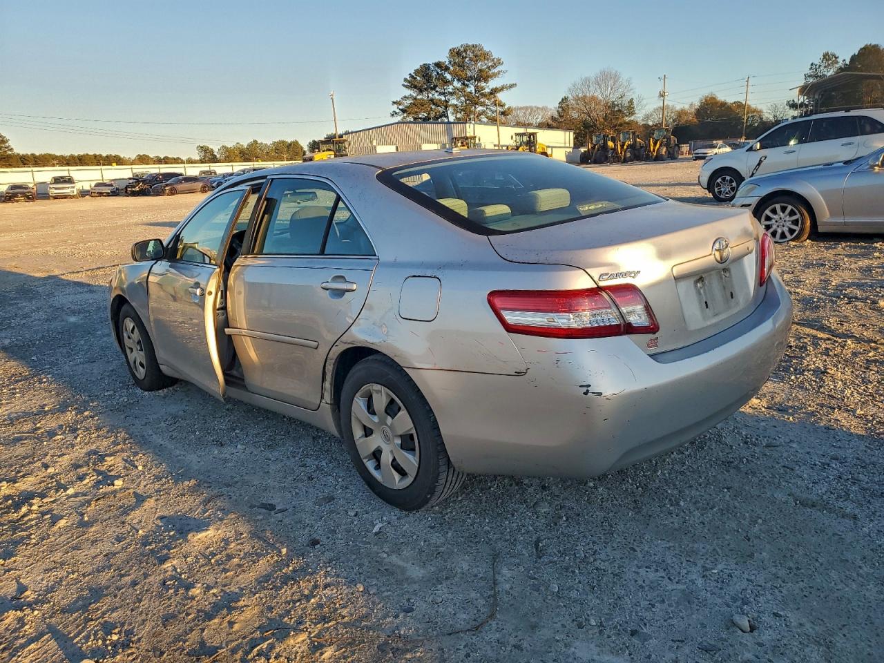 2011 TOYOTA CAMRY BASE photo 2